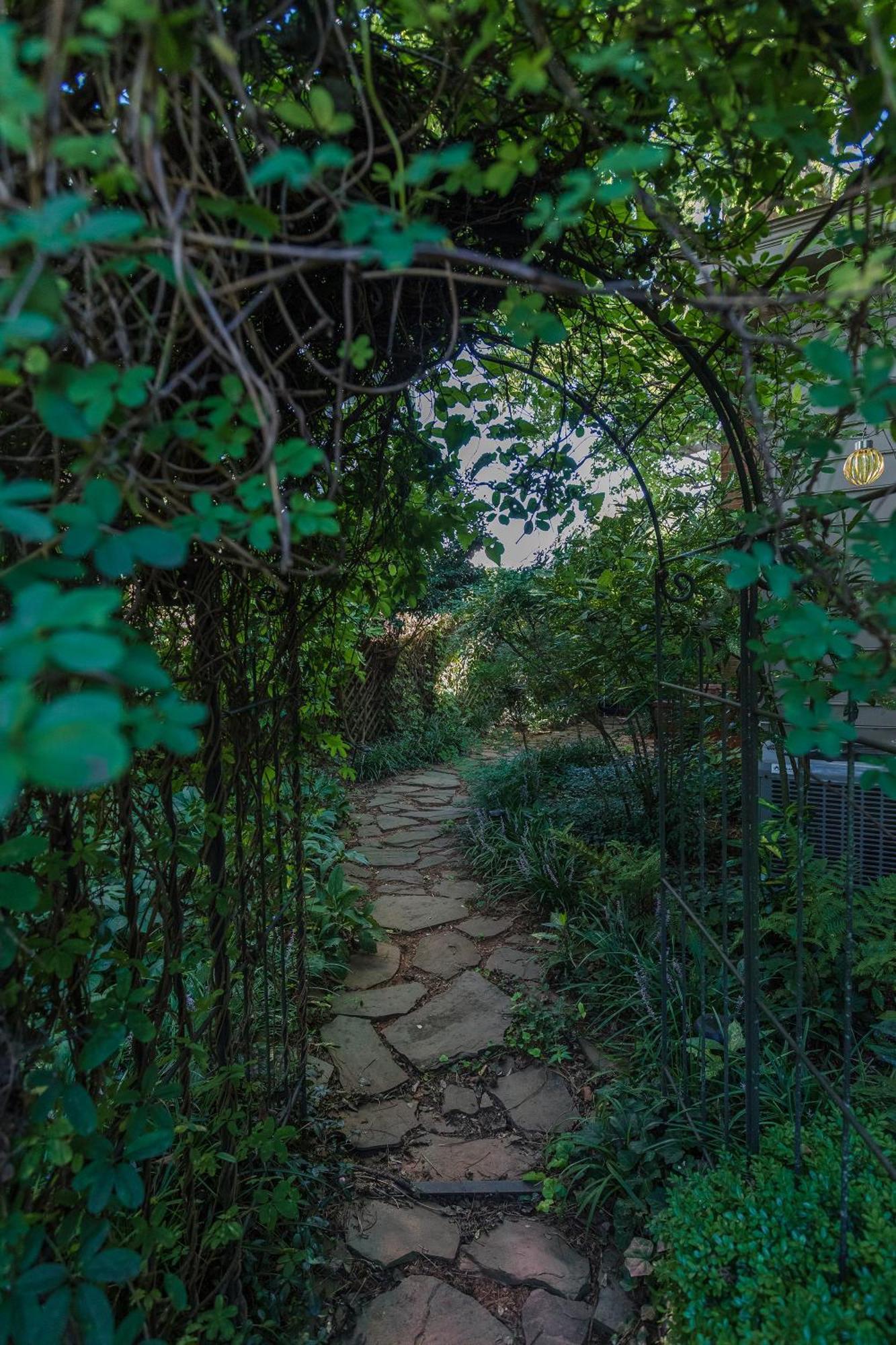 West Park Gardens Hotel Culpeper Bagian luar foto