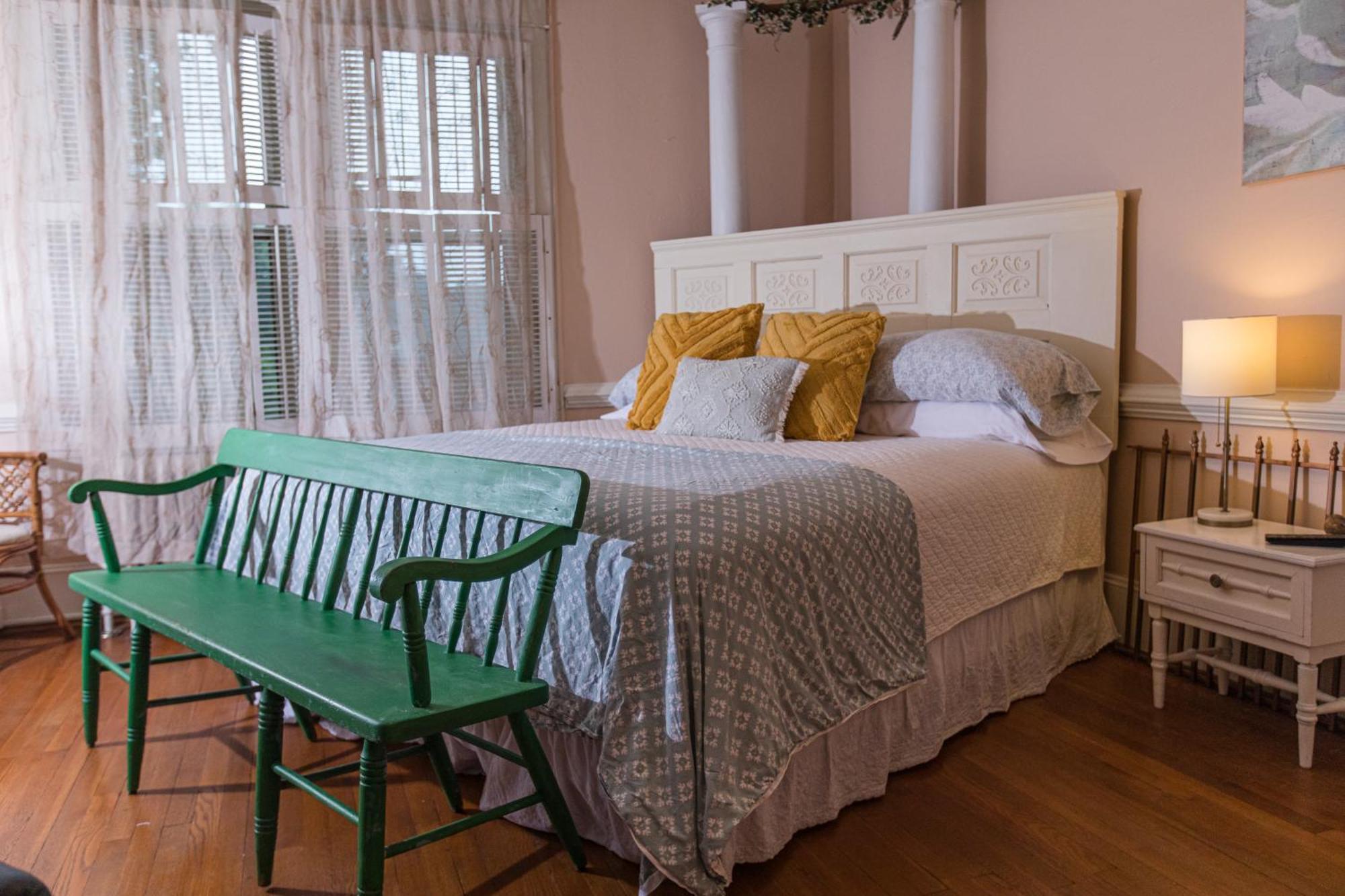 West Park Gardens Hotel Culpeper Bagian luar foto